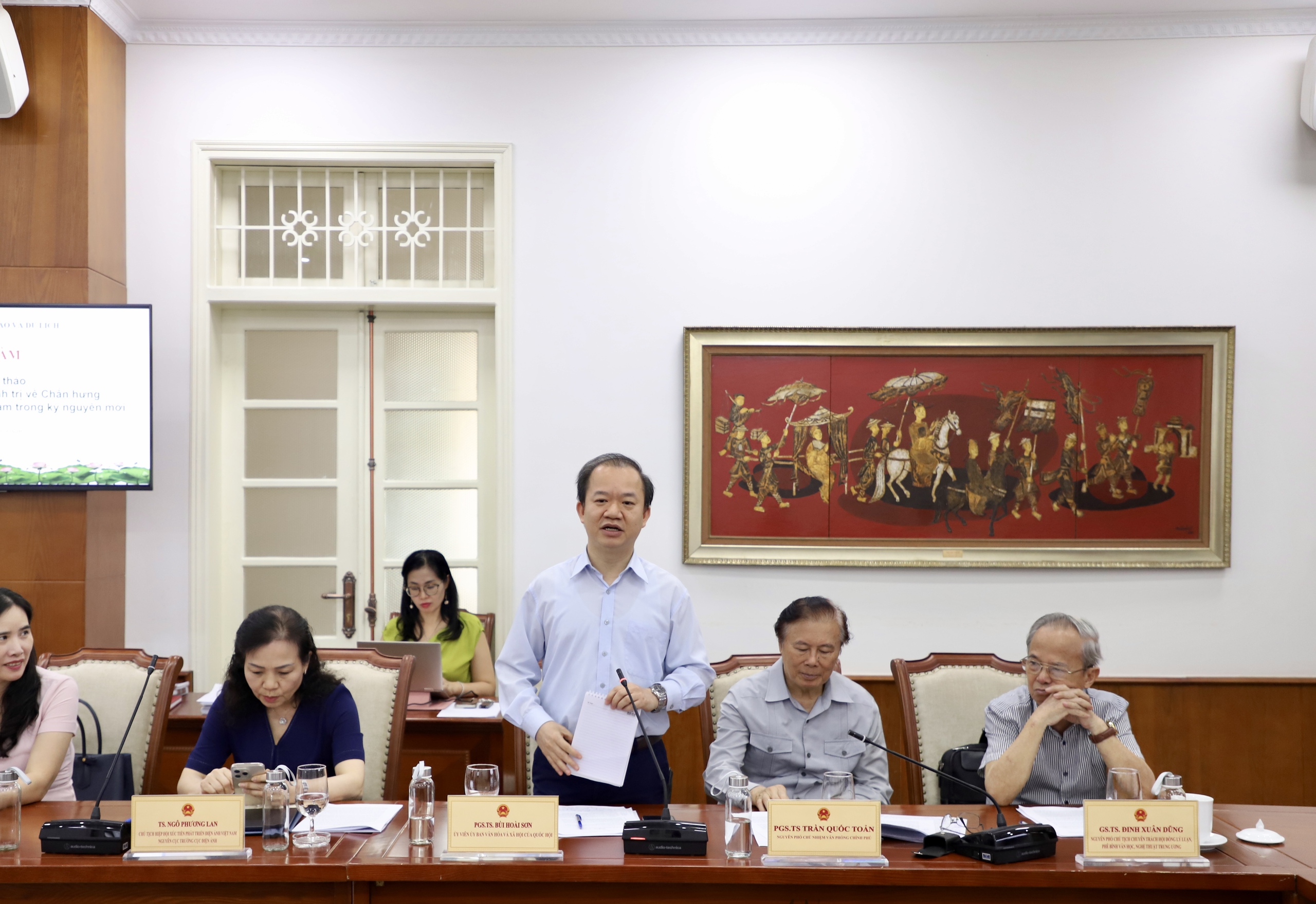 Thứ trưởng Thường trực Lê Hải Bình chủ trì Tọa đàm xây dựng dự thảo Nghị quyết của Bộ Chính trị về Chấn hưng và phát triển văn hóa Việt Nam trong kỷ nguyên mới - 8
