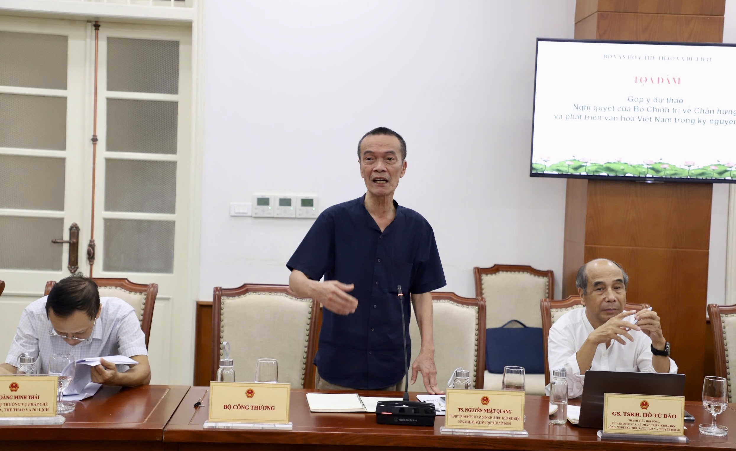 Thứ trưởng Thường trực Lê Hải Bình chủ trì Tọa đàm xây dựng dự thảo Nghị quyết của Bộ Chính trị về Chấn hưng và phát triển văn hóa Việt Nam trong kỷ nguyên mới - 12