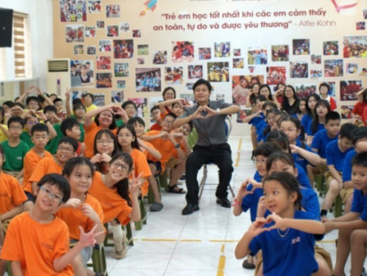 Gia đình - Nhạc sĩ Nguyễn Văn Chung &quot;đứng lớp&quot; tiết học đặc biệt