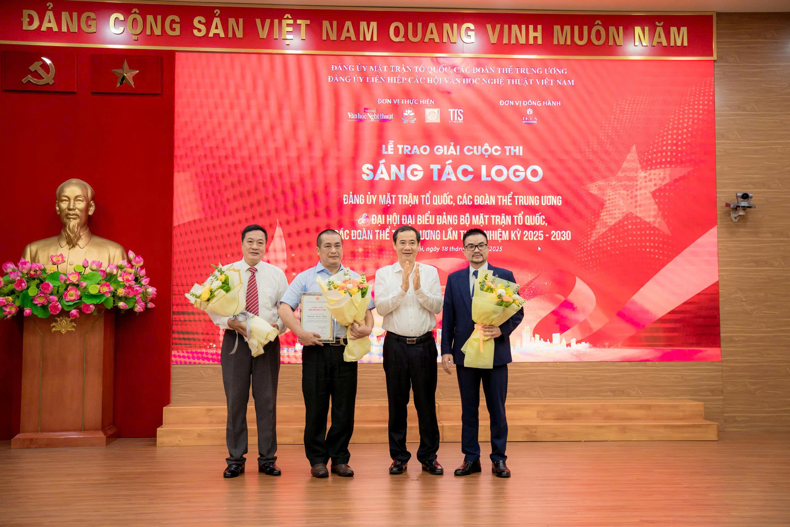 Trao giải Cuộc thi sáng tác Logo Đảng ủy và Logo Đại hội Đảng bộ Mặt trận Tổ quốc, các đoàn thể Trung ương lần thứ I - 6