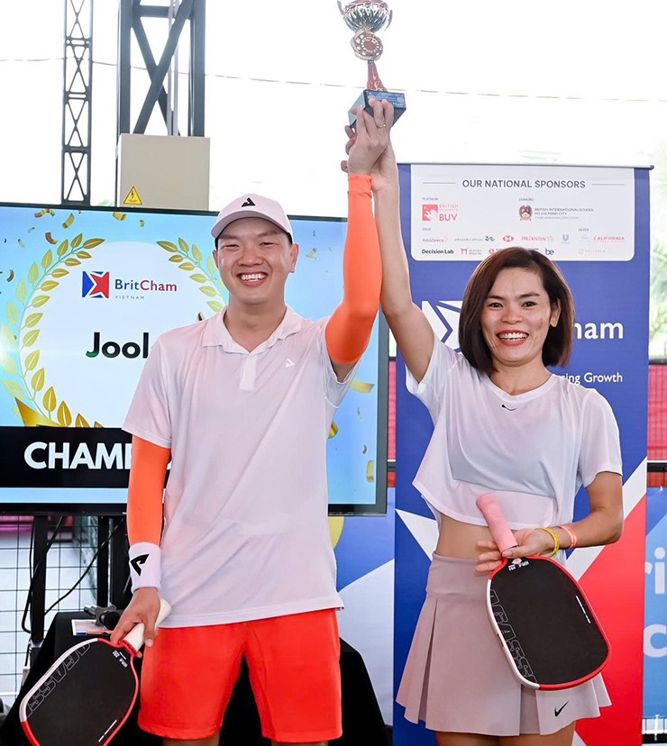 Tay vợt nữ dễ bị hiểu nhầm, làm gì để tránh ăn mừng "thả thính" trong pickleball? - 3