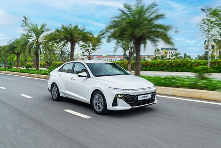 Hyundai Accent mới có mức tiêu thụ nhiên liệu ra sao? - 1