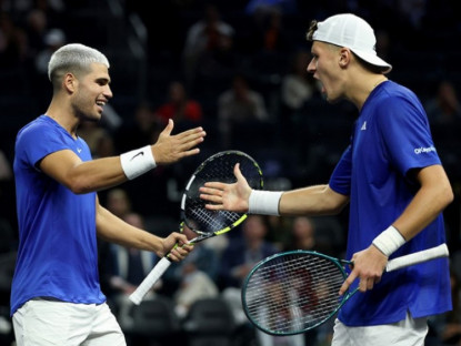 Thể thao - Rực lửa tennis Laver Cup: Alcaraz &amp; Mensik tỏa sáng, đội châu Âu dẫn 3-1