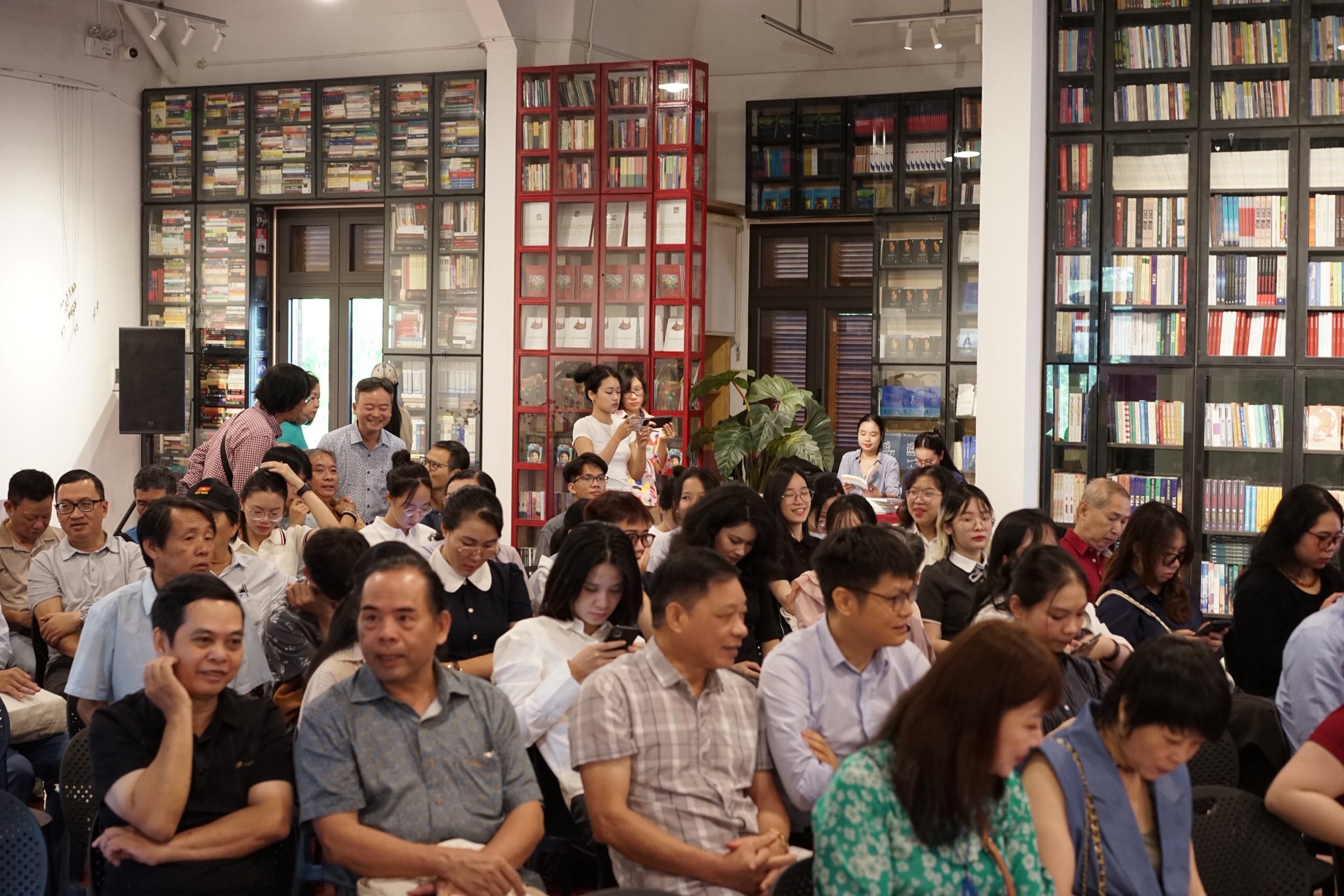 Thiền trong thơ - vén mở những chiêm nghiệm về đời sống, thiên nhiên và con người - 1