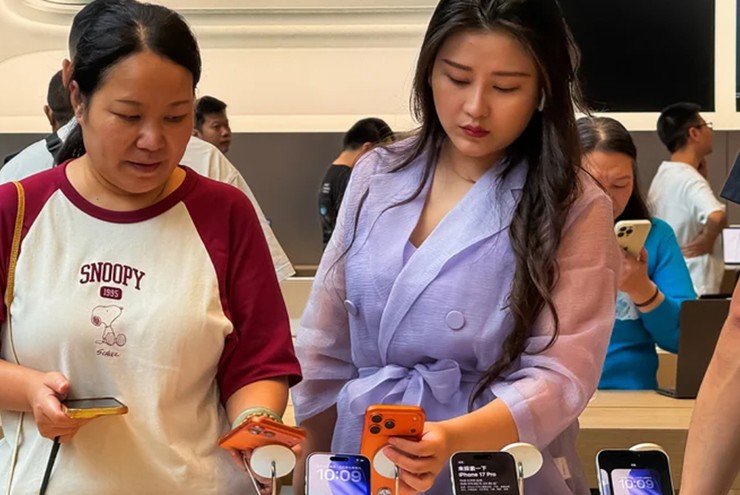 Những người dùng iPhone 17 đầu tiên: Thận trọng với quảng cáo của Apple - 1