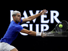 Video tennis Alcaraz - Cerundolo: 2 set tốc hành, đẳng cấp tay vợt số 1 thế giới (Laver Cup)