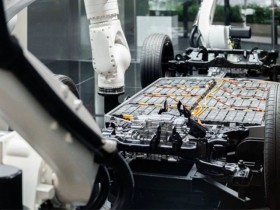 Người dùng xe điện sắp xóa tan nỗi lo tốn tiền thay pin