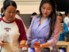 Những người dùng iPhone 17 đầu tiên: Thận trọng với quảng cáo của Apple