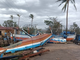 Cảnh tan hoang sau khi siêu bão Ragasa quét qua miền bắc Philippines