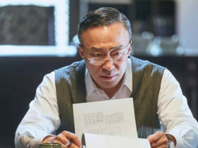 Bị con dâu "mời" về quê, trước khi đi cháu nội dúi vào tay tờ giấy ghi 4 từ khiến tôi tái mặt