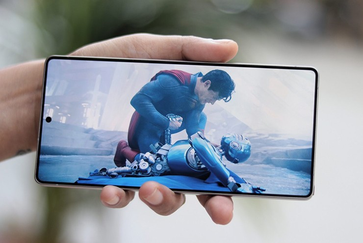 iPhone 17 Pro khó theo kịp Galaxy S26 Ultra vì màn hình "tàng hình" - 1