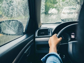 Những lỗi lái xe mùa bão tưởng nhỏ nhưng có thể cướp đi mạng sống