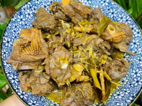 Mát trời nấu thịt ngan giả cầy theo cách này, ngon miễn chê