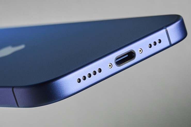 Quy định oái ăm kìm hãm sự phát triển phần cứng của iPhone - 1