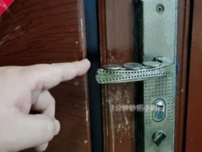Gia đình - Mỗi lần đến nhà họ hàng giàu có đều thấy trước cửa nhà đặt một đồng xu, biết lý do tôi liền học theo