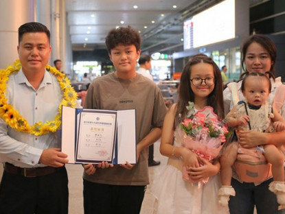 Thể thao - &quot;Vua&quot; cờ tướng thế giới Lý Huynh nhận thưởng 1,1 tỷ đồng, bí kíp thắng thần đồng Trung Quốc