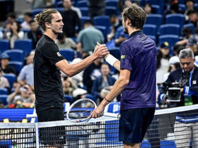 Video tennis Medvedev - Zverev: Thắng lợi thuyết phục, dớp 2 năm tiếp tục (China Open)