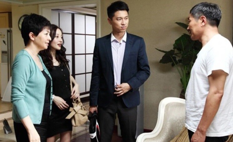 Con dâu trưởng không chịu đưa lương cho chồng, tôi nổi giận đập vỡ bát cơm - 2
