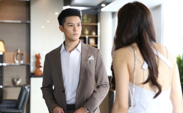 Trước ngày ra tòa, vợ đưa cho tôi cuốn sổ tiết kiệm, nhìn con số trong đó mà tôi sững sờ - 2
