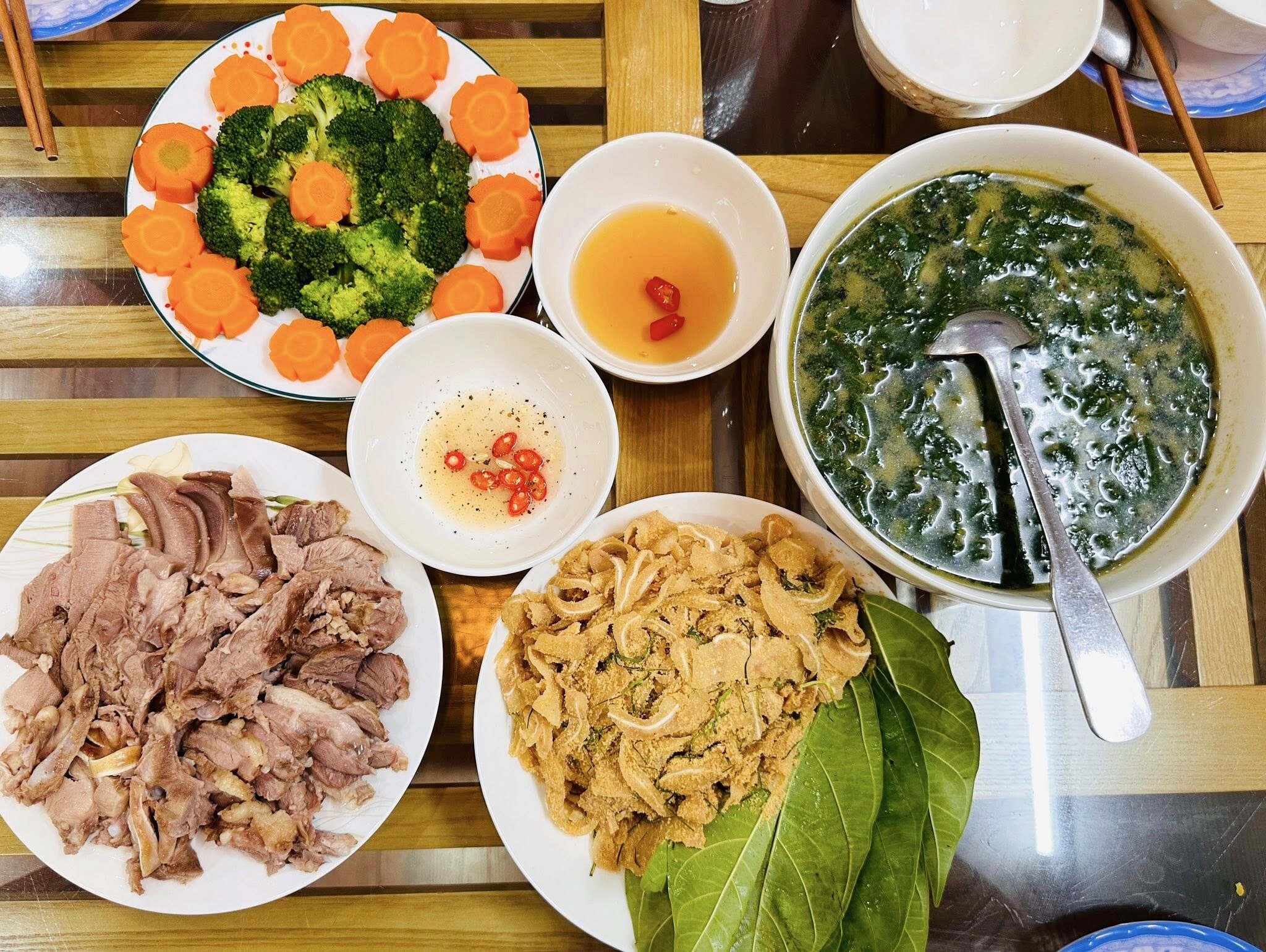 8X có chồng mê cơm nhà, hôm nào đi nhậu tới đêm vẫn dặn vợ &#34;phần cơm nhậu xong về ăn tiếp&#34; - 8
