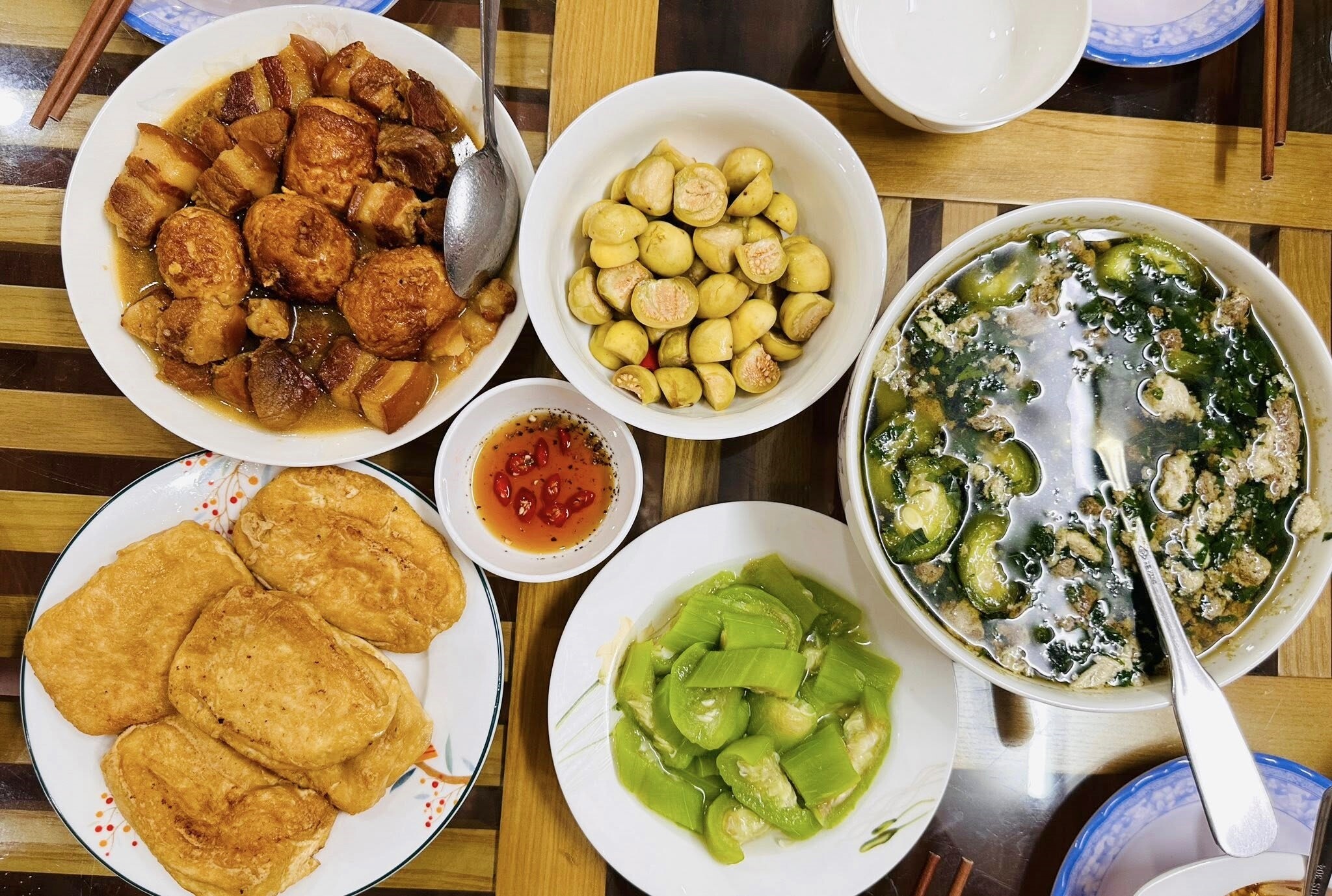 8X có chồng mê cơm nhà, hôm nào đi nhậu tới đêm vẫn dặn vợ &#34;phần cơm nhậu xong về ăn tiếp&#34; - 5