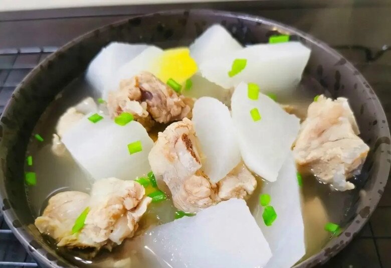 Hầm sườn, người chần nước sôi, người ninh thẳng, đầu bếp tuyên bố 2 cách đều sai, làm thế này mới đúng - 6