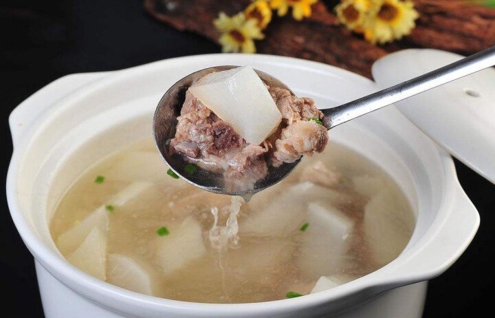 Hầm xương mãi nước vẫn đục, đầu bếp mách thêm 2 bước này, lần nấu nào canh cũng trong veo, thơm nức - 3