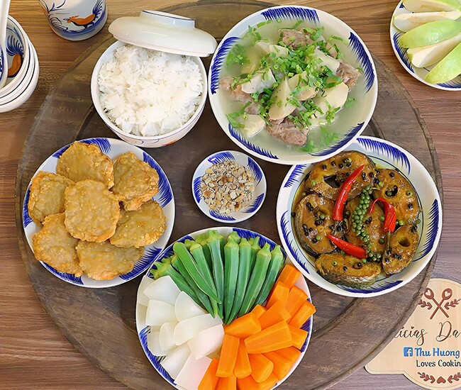 Hôm nay nấu gì: Cơm tối có cá đậm đà, rau củ luộc thanh mát - 1