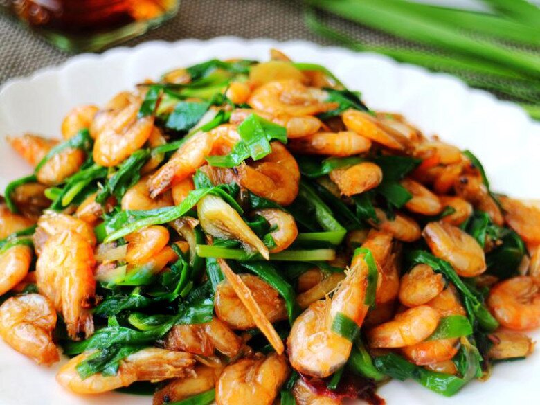 Lá này rẻ bèo nhưng giúp giải độc gan, sáng mắt, đem rang với tôm sông được món cực ngon - 10