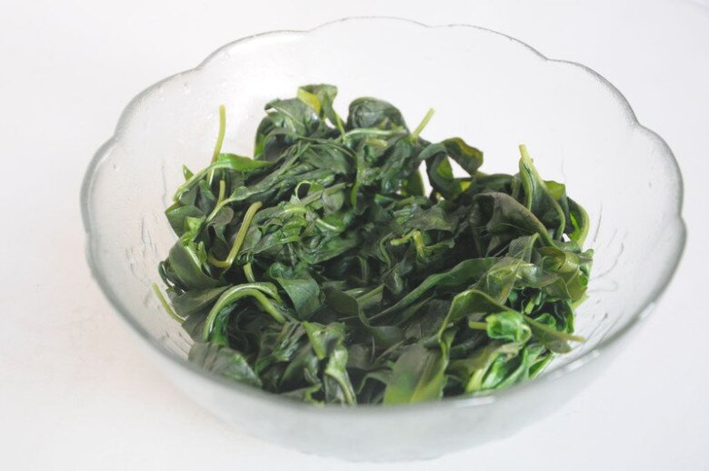 Loại rau giàu cả sắt lẫn canxi, tưởng chỉ xào tỏi mới ngon ai ngờ nấu chung với trứng lại hấp dẫn bổ dưỡng thế này! - 4