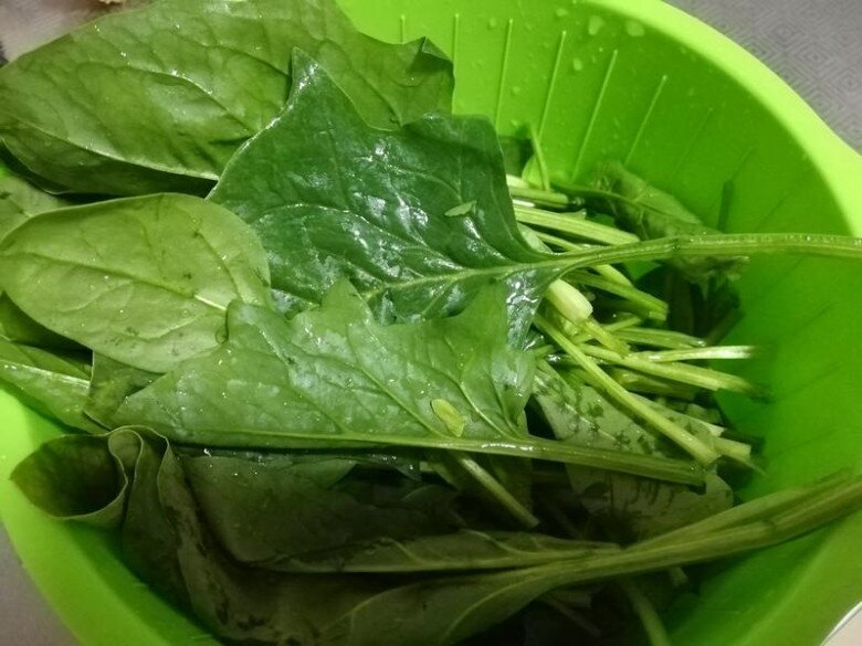 Trứng đem nấu với loại rau bán đầy chợ nhưng vitamin K gấp 60 lần trứng vịt, được món ăn với cơm đậm đà, ngon miệng giá lại rẻ - 1