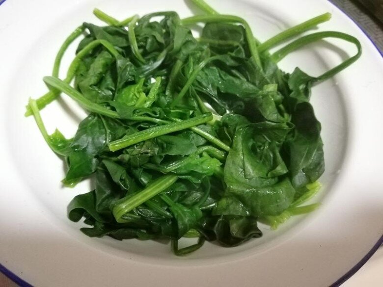 Trứng đem nấu với loại rau bán đầy chợ nhưng vitamin K gấp 60 lần trứng vịt, được món ăn với cơm đậm đà, ngon miệng giá lại rẻ - 3