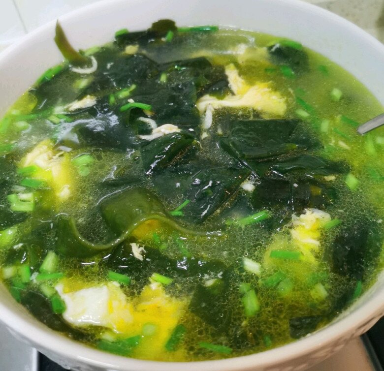 Trứng nấu canh với rau này canxi tăng nhiều lần, cực tốt cho xương chân tay chắc khỏe, người già trẻ em ăn đều được - 10