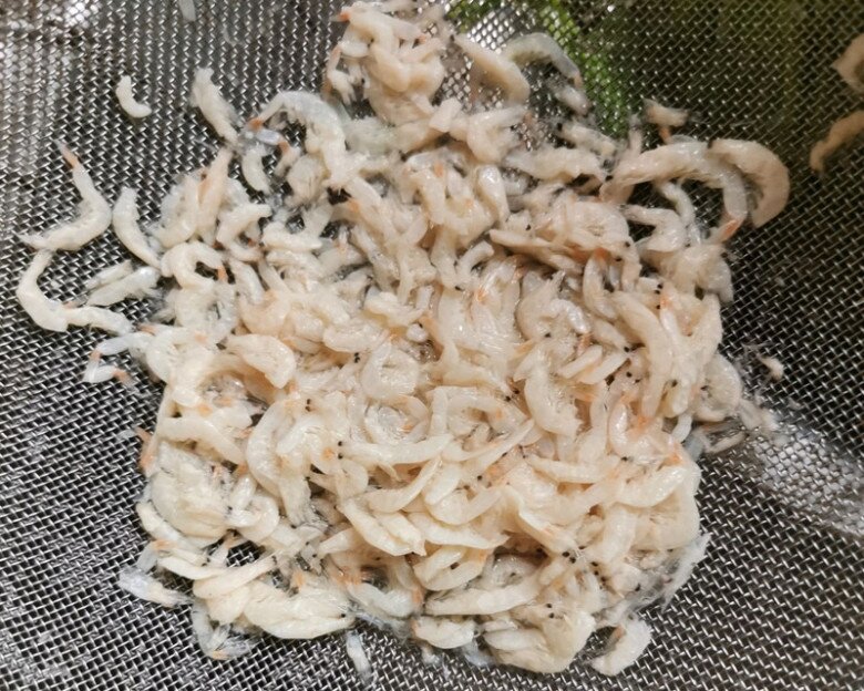 Trứng nấu canh với rau này canxi tăng nhiều lần, cực tốt cho xương chân tay chắc khỏe, người già trẻ em ăn đều được - 5