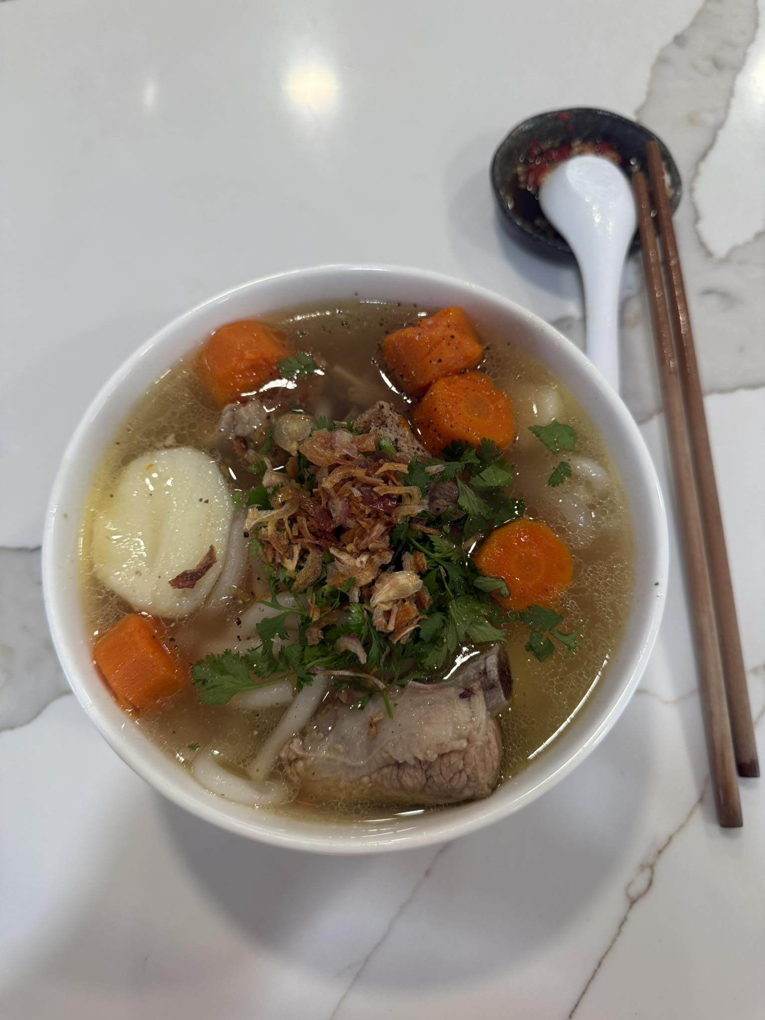 &#34;Chị đẹp&#34; lấy chồng giàu ở Mỹ trên sân khấu nóng bỏng hết cỡ, hóa ra ngoài đời là vợ đảm khéo nấu ăn - 6