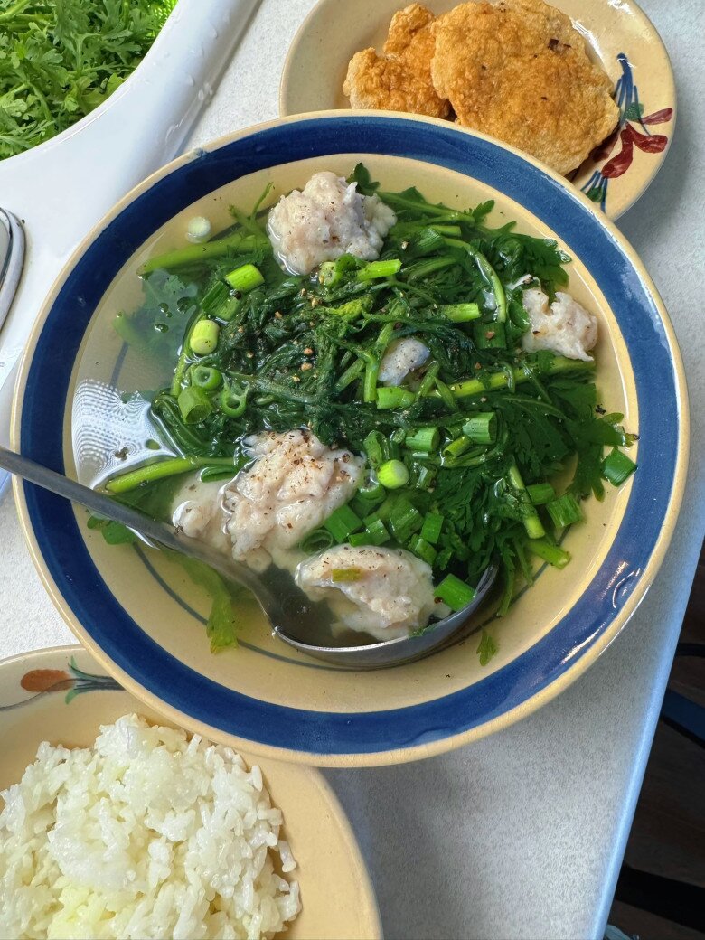 Chồng kém tuổi của Hoa hậu Diễm Hương nấu nướng phục vụ vợ bầu, em bé trong bụng &#34;khó tính&#34; cỡ nào cũng chiều - 5