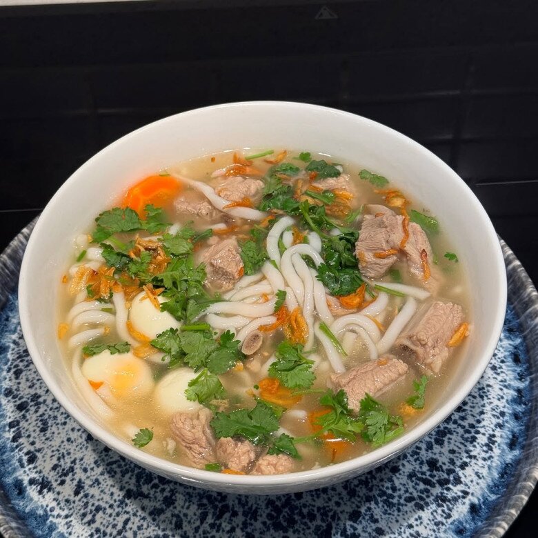 Con dâu tỷ phú Johnathan Hạnh Nguyễn khoe bí kíp làm món bánh canh học từ mẹ ruột, hé lộ điều đang ấp ủ - 5