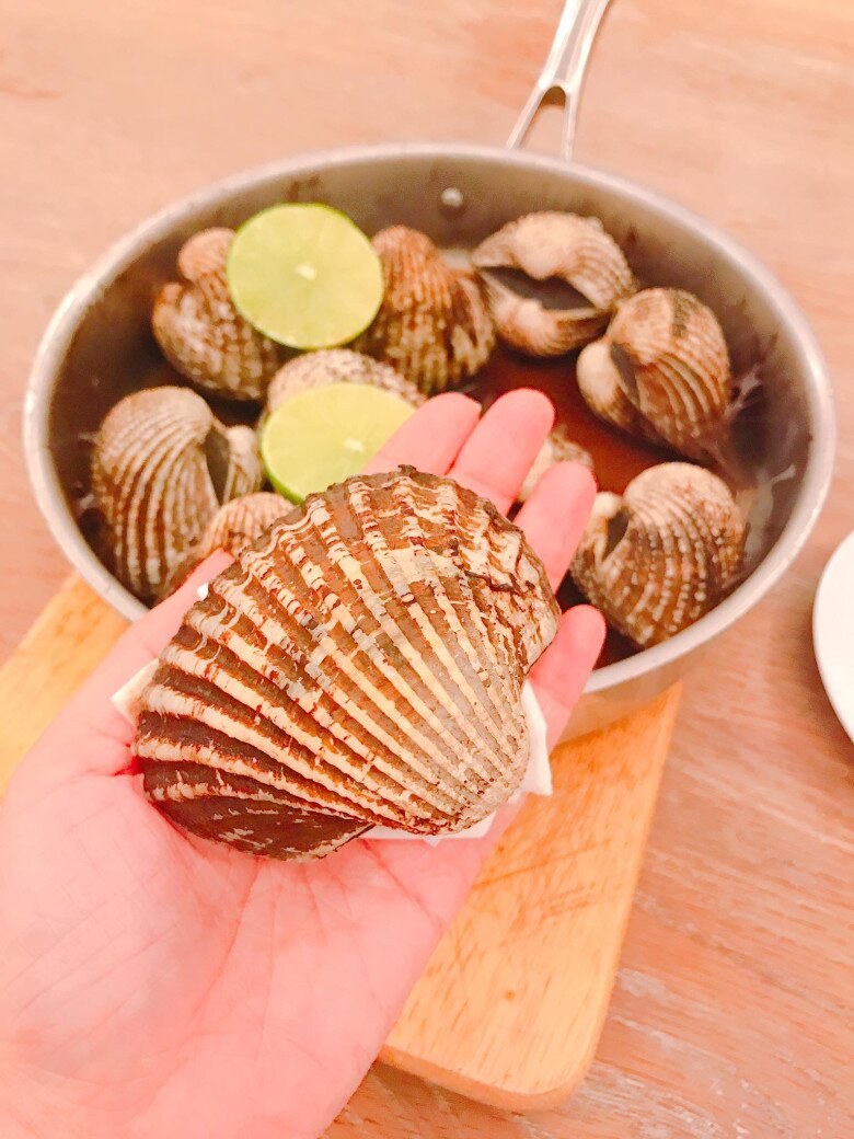 Đại gia Đức An chu đáo từ trong bếp đến bàn ăn thế này, bảo sao Phan Như Thảo ngày càng viên mãn, hạnh phúc - 9