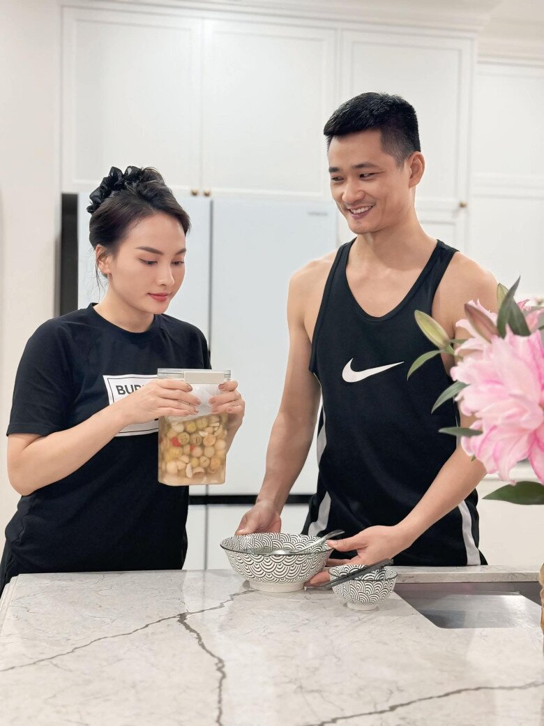 Nữ diễn viên nổi tiếng VTV là công an tham gia A80, được gọi là &#34;Khối cà muối&#34; vì chuyên muối cà chiều chồng - 4