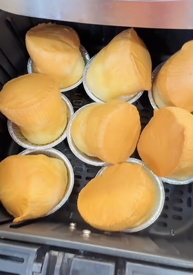 Vợ xinh của NSND Công Lý vào bếp làm món bánh thơm nức nở: &#34;Bạn bè em ai cũng khen ngon&#34; - 6