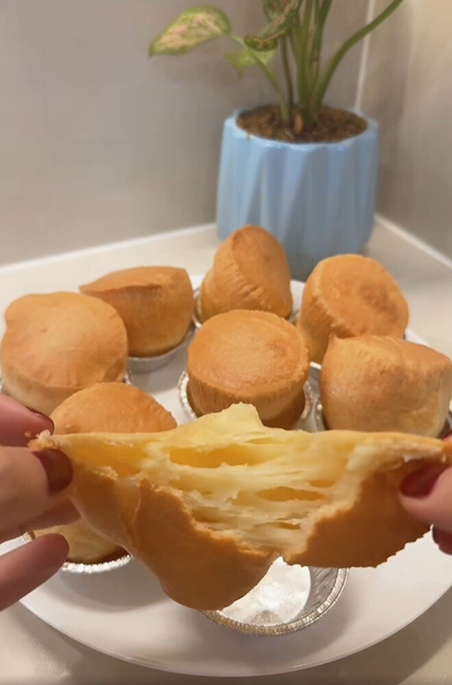 Vợ xinh của NSND Công Lý vào bếp làm món bánh thơm nức nở: &#34;Bạn bè em ai cũng khen ngon&#34; - 7