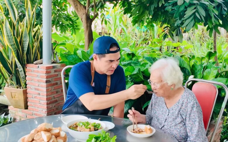 Xúc động: Diễn viên 52 tuổi nấu cho mẹ món ăn từ dược liệu quý, ai cũng khen người con có hiếu - 8