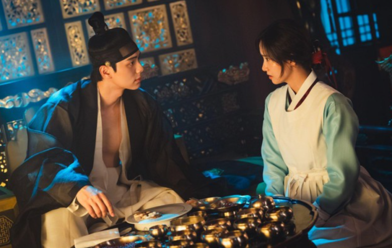 Ngự Trù Của Bạo Chúa: Màn thay nam chính thành công nhất lịch sử phim Hàn, YoonA tiết lộ cái kết &#34;có nước mắt&#34; - 3