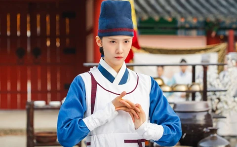 Ngự Trù Của Bạo Chúa: Màn thay nam chính thành công nhất lịch sử phim Hàn, YoonA tiết lộ cái kết &#34;có nước mắt&#34; - 7