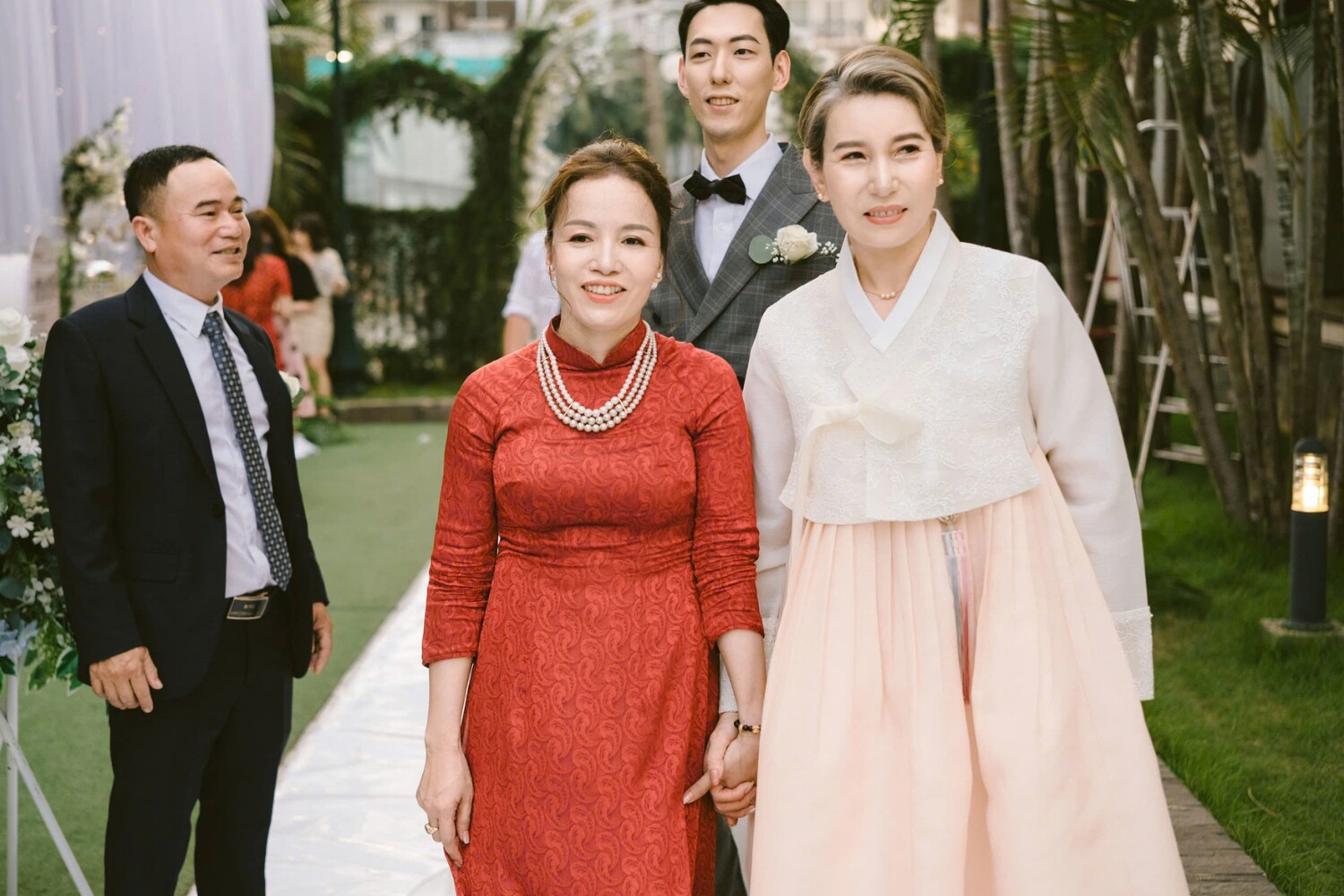 9X Việt lấy chồng Hàn là kiện tướng khiêu vũ thể thao: Bầu bí được hai người mẹ chăm kỹ, dẫn đi nối mi, làm nail mỗi tháng - 9
