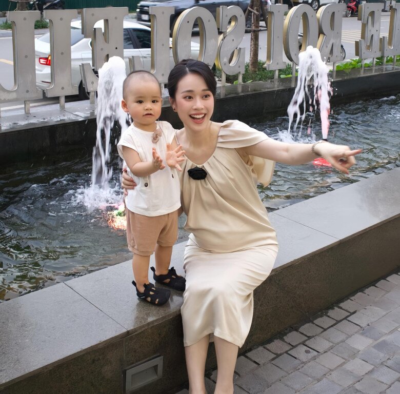 MC trẻ xinh nhất nhì VTV vượt cạn lần 2 thức trắng đêm vì đau, bị góp ý &#34;khoe của&#34; khi liên tục làm điều này khi mang bầu - 7