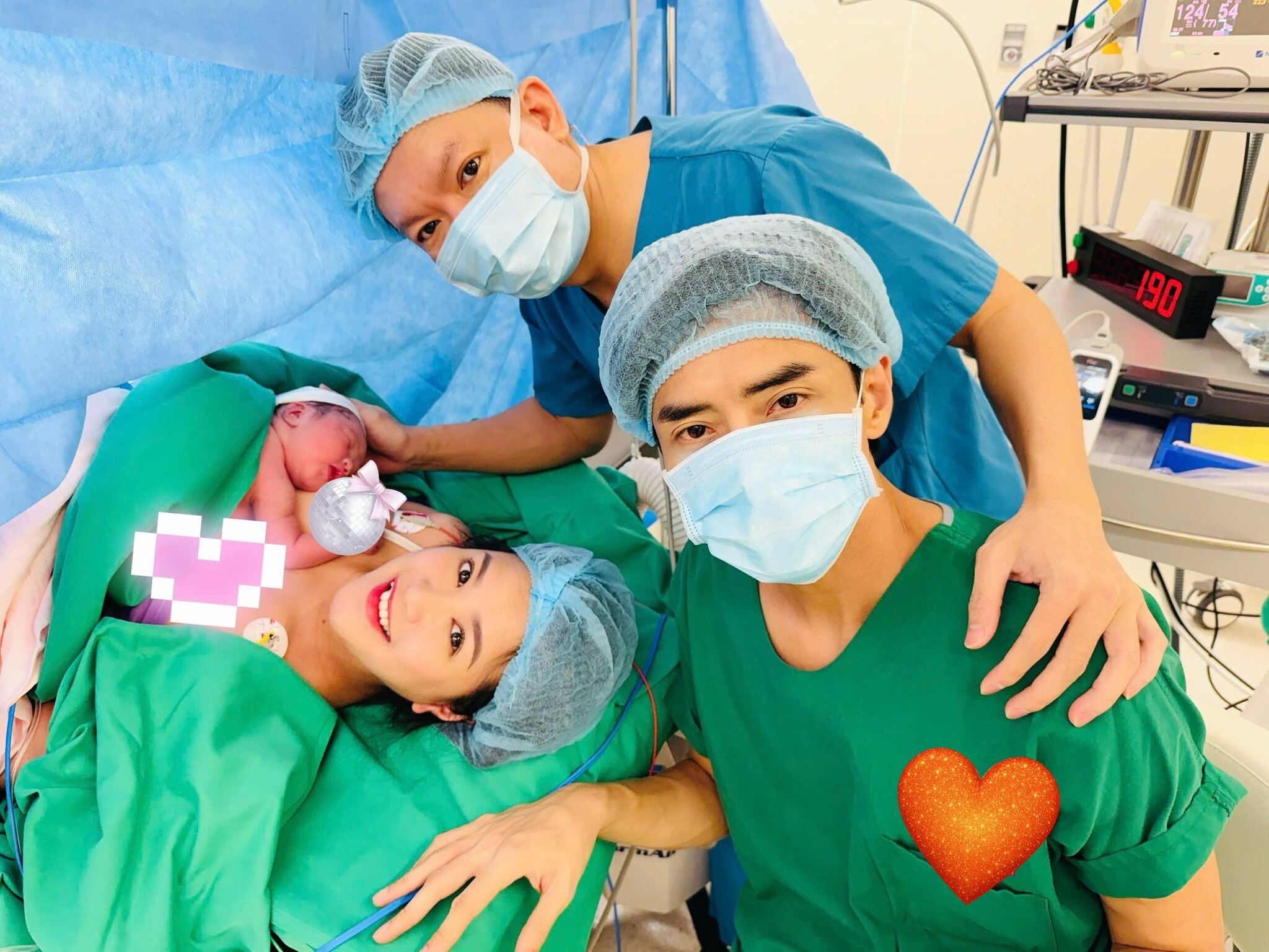 Dàn người đẹp Việt sinh con với chồng là nam thần Vbiz: Thúy Diễm, Ngọc Ánh có con quốc tịch Mỹ, vợ Quang Tuấn càng bầu càng xinh - 16