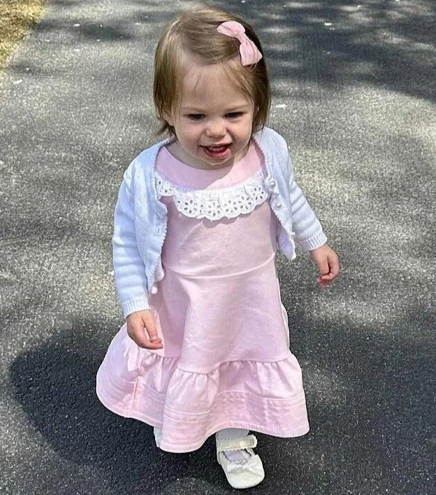 Chi 2,5 tỷ làm IVF trong vô vọng, cặp vợ chồng Tây vỡ oà đón công chúa đáng yêu nhờ trứng của em gái   - 5