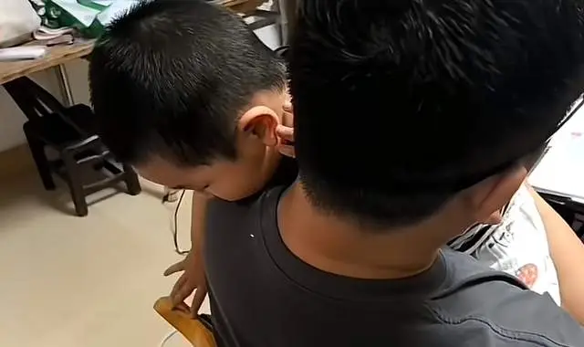 Cô giáo hiền dịu qua đời khi sinh con thứ 2, chồng là “thanh mai trúc mã”, một mình gà trống nuôi con - 5
