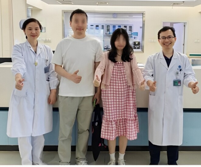 Cơ thể bà bầu đột nhiên chuyển vàng phải đi cấp cứu, bác sĩ phát hiện 2 “vật thể lạ” trong ổ bụng, phải phẫu thuật để giữ mạng sống - 1